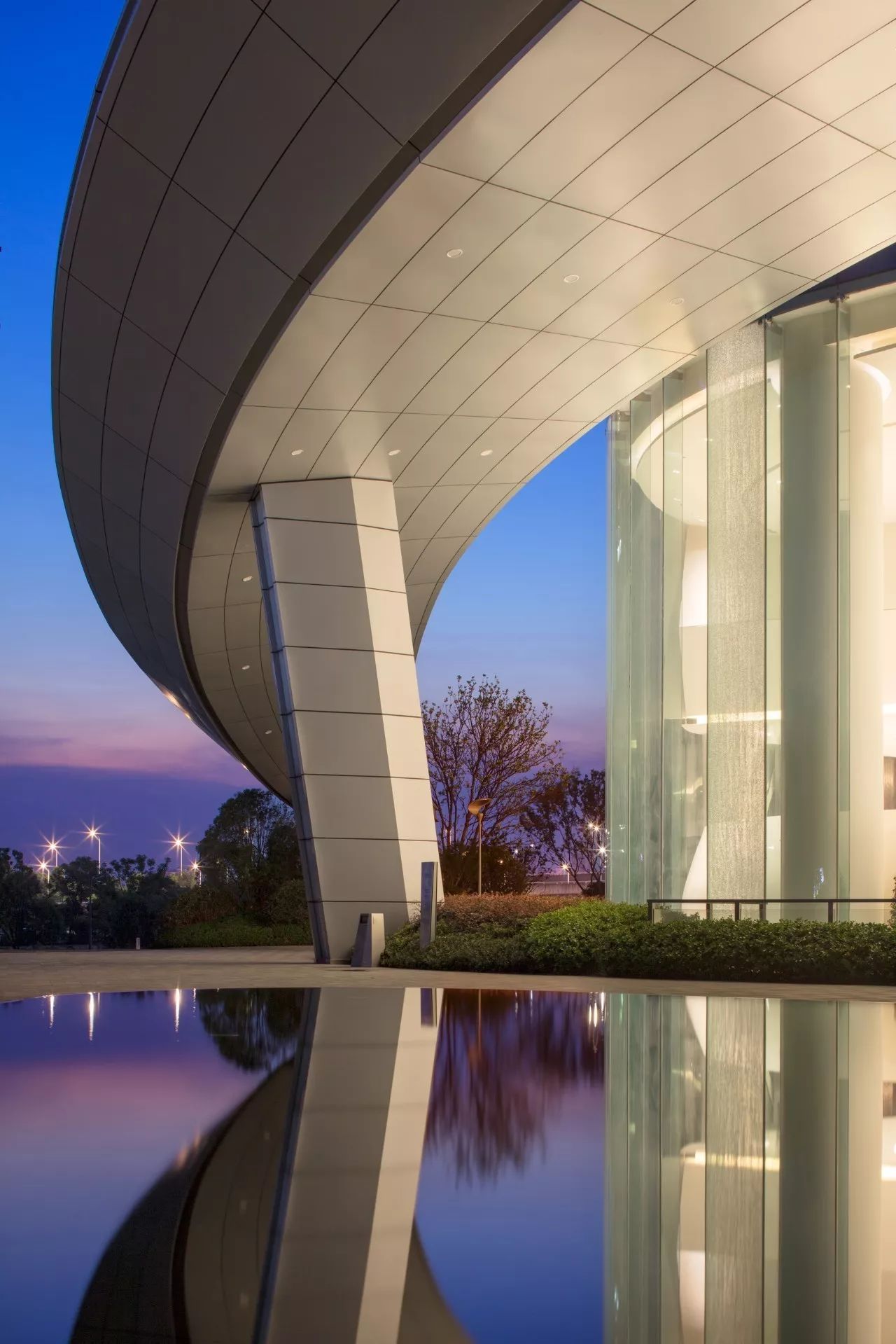 南昌新力中心塔楼直接落地，，，，，，，，无裙房