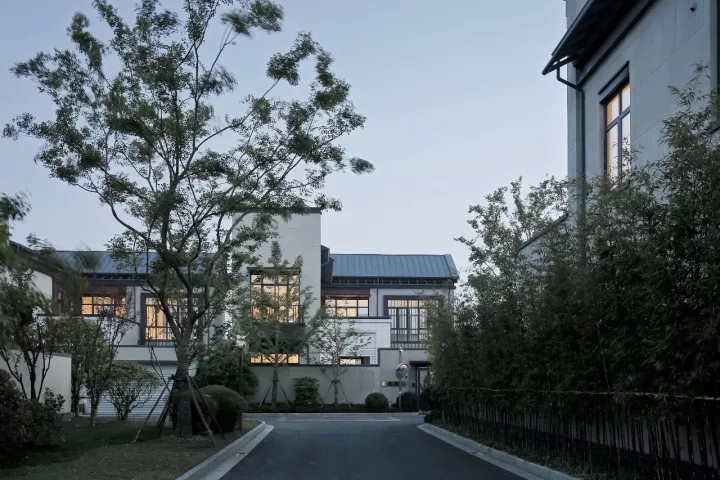 内侧修建单体的院落普遍安顿于修建和蹊径之间以；；；；；；に矫苄